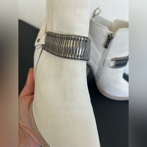 DKNY 8.5M Off White Tizz Embellished Pointed Toe Ankle Booties WESTERN SUEDE - Picture 10 of 15